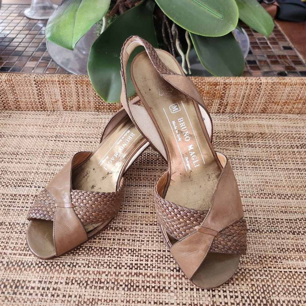 Bruno Magli made in Italy sandals size 36